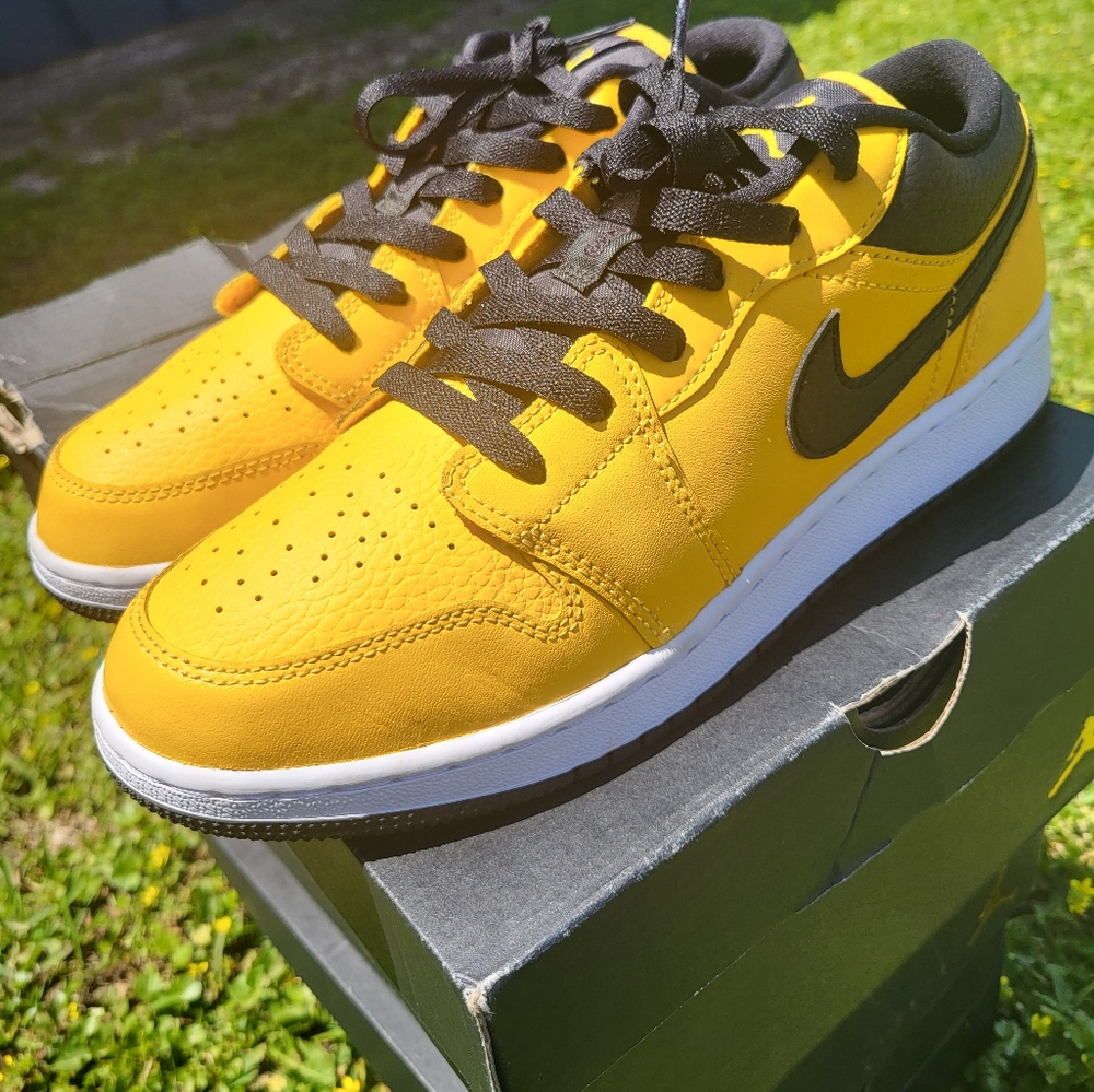 Jordan 1 low 7y 8 women